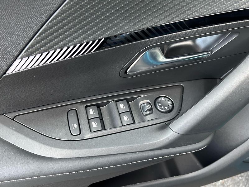 Peugeot 2008 ALLURE - fotka 21 z 28