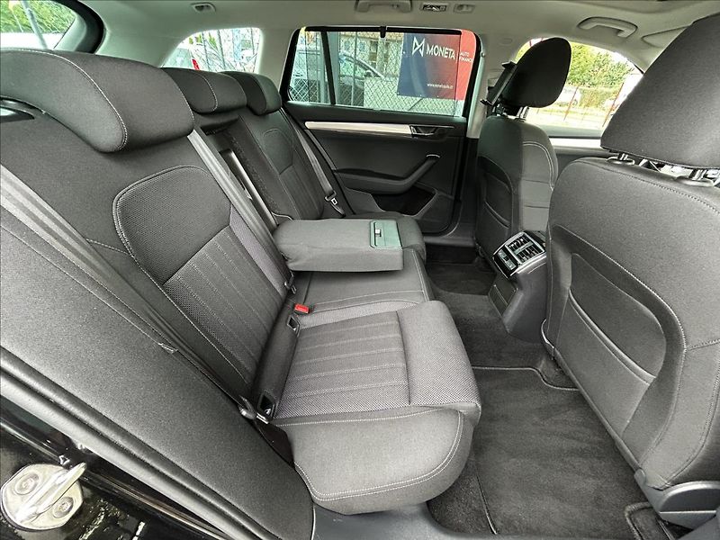 Škoda Superb 2,0 TDi DPH  360° Travel Asist - fotka 35 z 50
