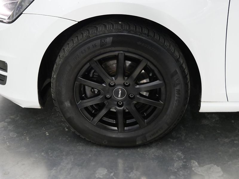 Volkswagen Golf - fotka 10 z 21