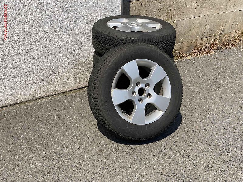 Škoda Octavia (2013) 2.0TDi, DSG, xenon - fotka 19 z 19