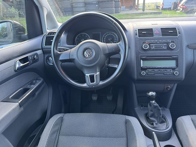 Volkswagen Touran 1.4 TSI ZARUKA NA KM - fotka 7 z 11