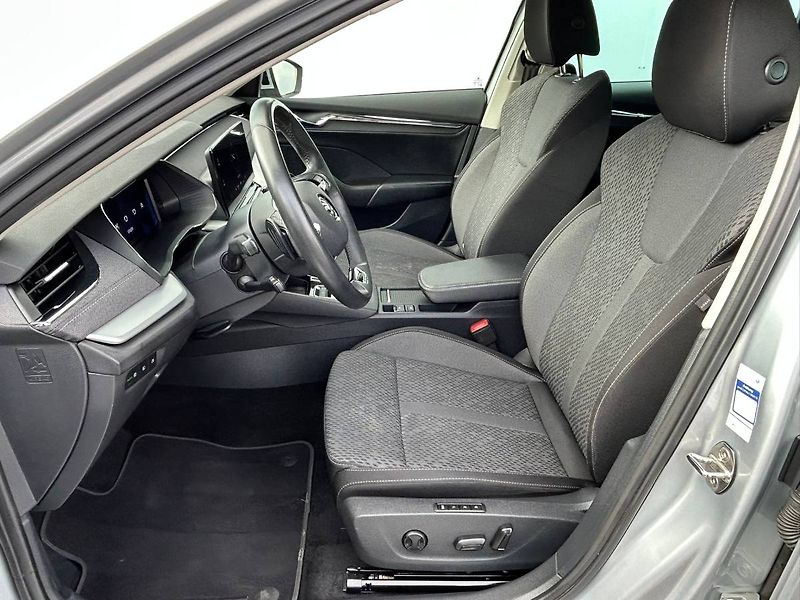 Škoda Octavia (2023) 2.0TDI DSG 110 kW TAŽNÉ Head U - fotka 11 z 35