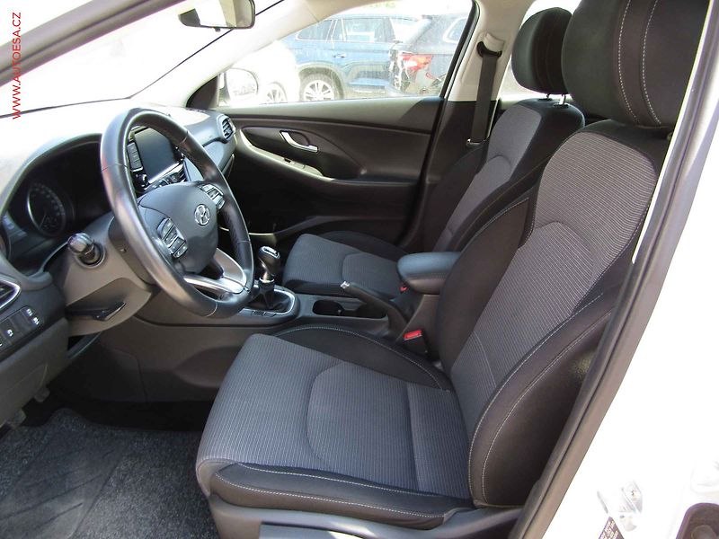 Hyundai i30 (2021) 1.5DPi, 2.maj,ČR, AC, ČR - fotka 10 z 18