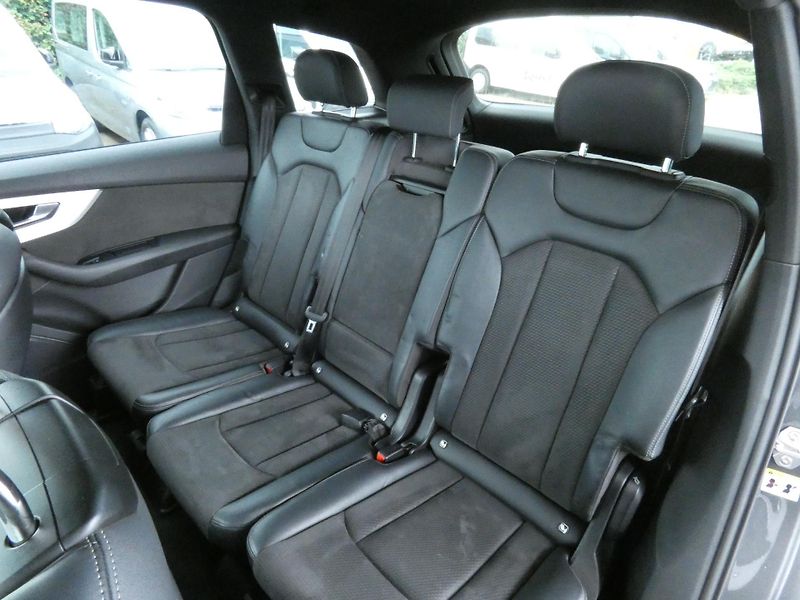 Audi Q7 S-Line 3.0 TDI Quattro 210KW - fotka 23 z 30