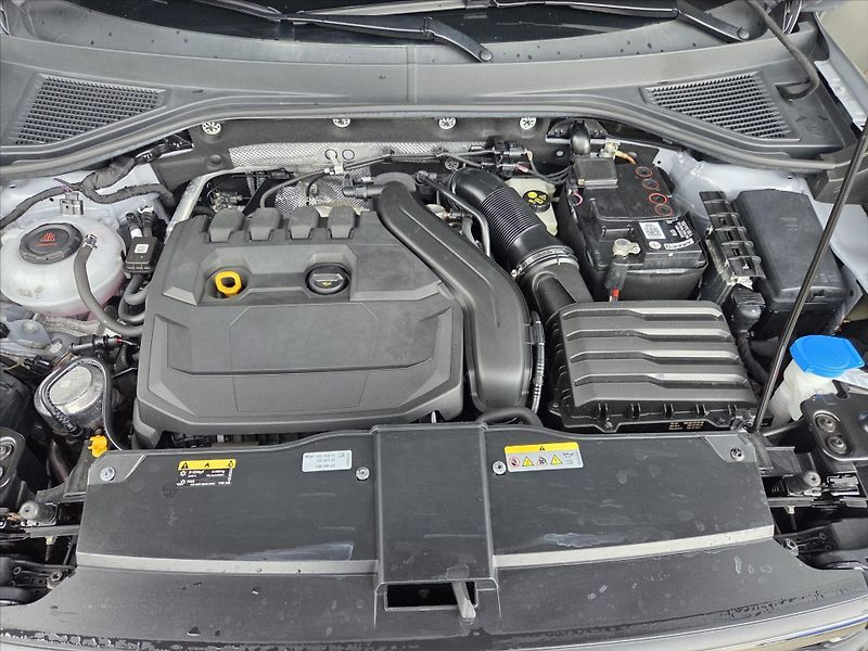 Volkswagen T-Roc 1,5 TSi 110kW DSG Life Tov.zár - fotka 20 z 22