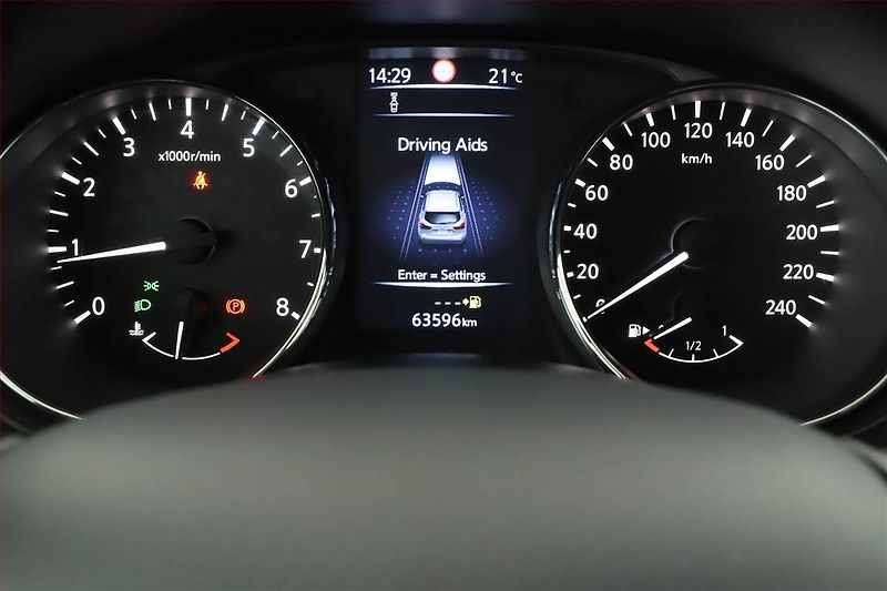 Nissan Qashqai (2016) 1.2 DIG-T, ČR,1.maj, Navi - fotka 10 z 18