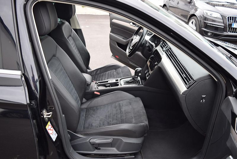 Volkswagen Passat (2018) 1.4TSI 110kw DSG HIGHLINE NAVI - fotka 37 z 50