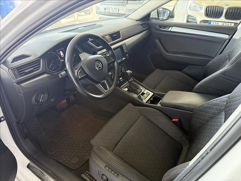 Škoda Superb 2,0   TDI 110kW,SERVISKA,ČR - fotka 7 z 29