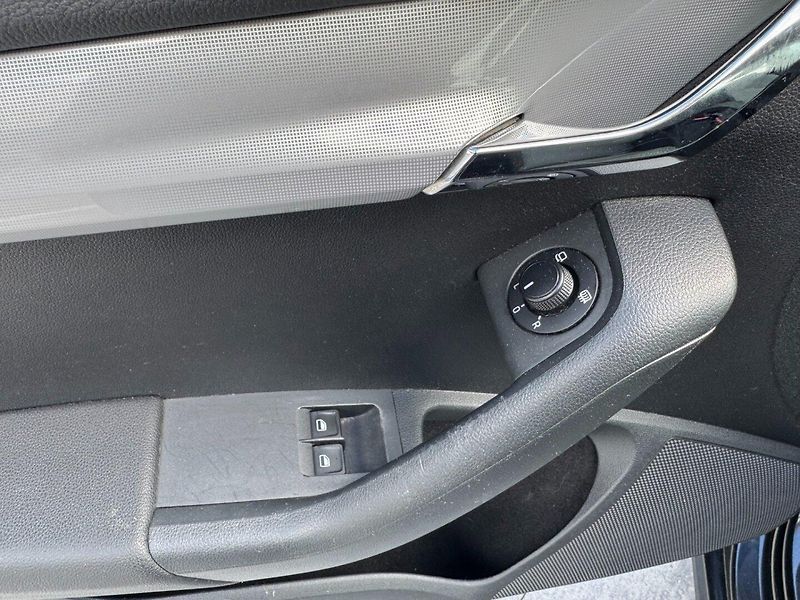 Škoda Octavia (2014) Ambition 1.6 TDI 77kW - fotka 28 z 31