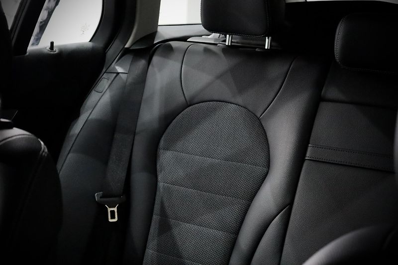 Mercedes-Benz Třídy C 180 T 115 kW 9G-Tronic - fotka 20 z 41