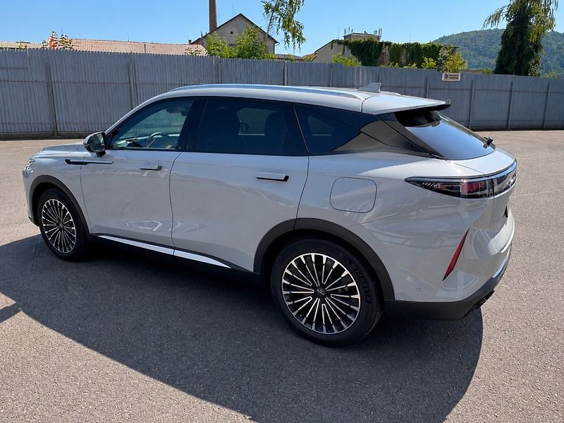 Omoda 9 (2026) SHS 1,5 TGI (537k) Premium - fotka 7 z 51