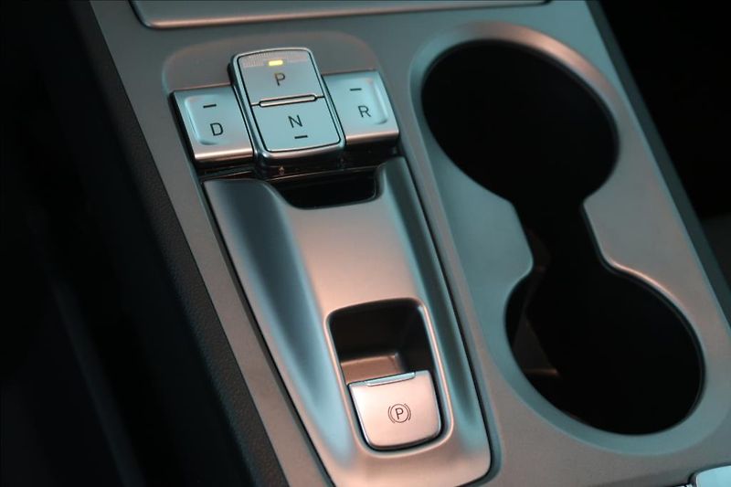 Hyundai Kona 0,0 POWER CZECH EDITION 150KW - fotka 15 z 22