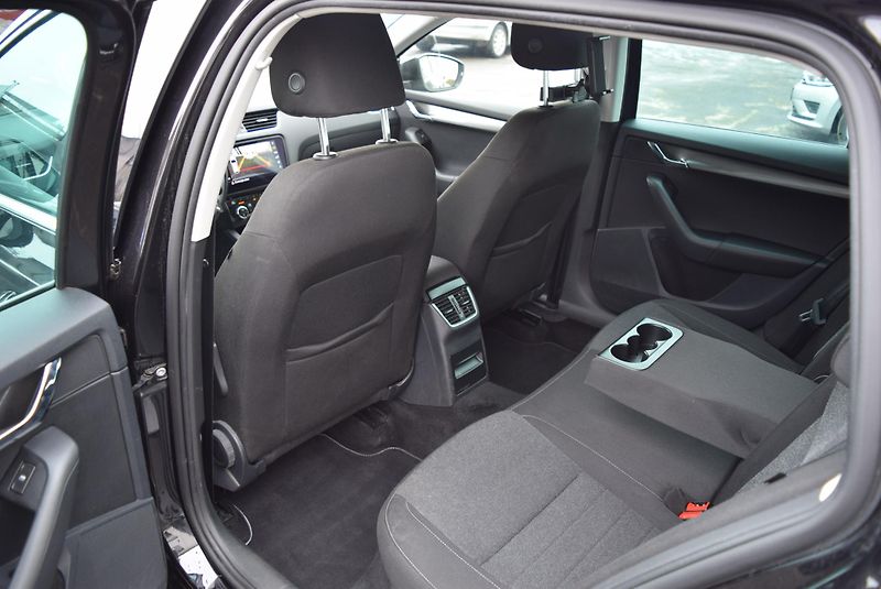Škoda Octavia (2020) 2.0TDI 110kwSOLEIL VIRTUAL KAM - fotka 17 z 48
