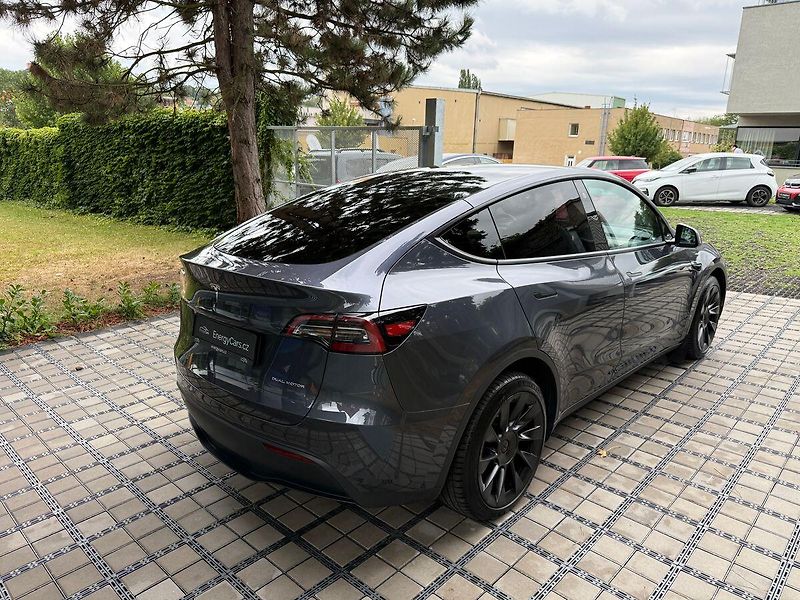 Tesla Model Y Long Range AWD 20´ - fotka 38 z 40