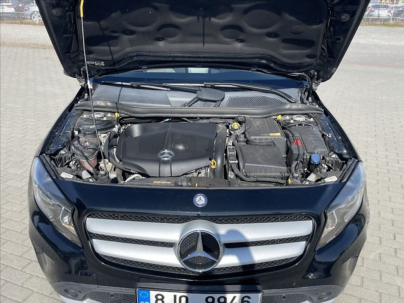 Mercedes-Benz GLA 2,2 CDi 100kw Panorama bez kor - fotka 25 z 36