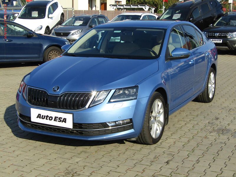 Škoda Octavia (2017) 2.0 TDi, ČR, Style, LED - fotka 3 z 18