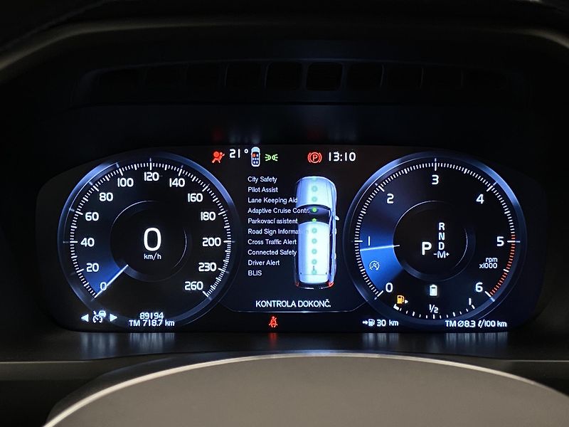 Volvo XC90 B5 AWD INSCRIPTION REZERVACE - fotka 26 z 49