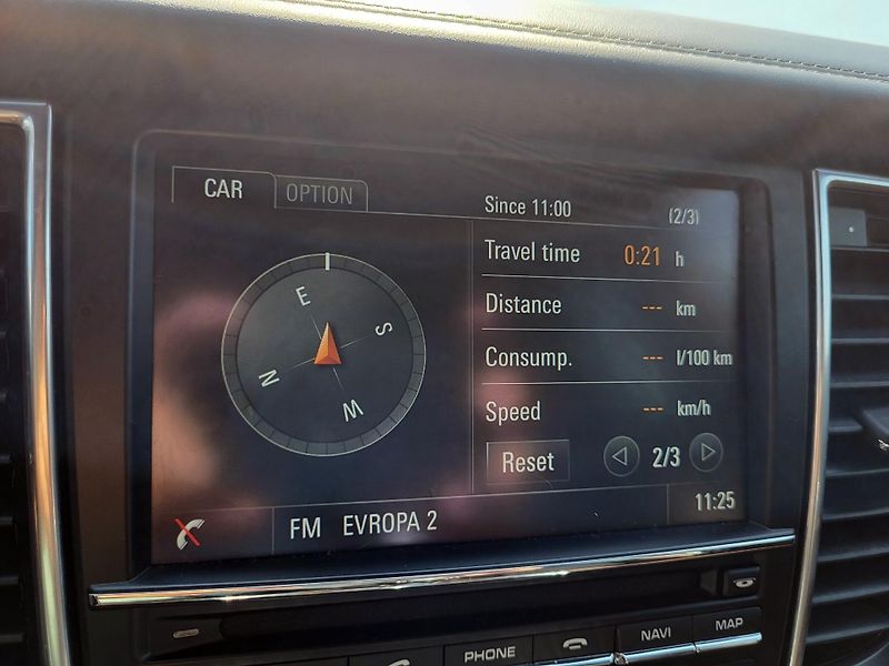 Porsche Panamera Diesel 3.0 V6 221kW - fotka 15 z 45