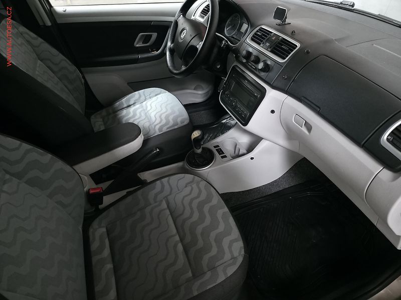 Škoda Fabia (2008) 1.4TDi, AC, TZ - fotka 12 z 15