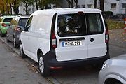 Automobil má zadní dveře přes celou plochu zádě