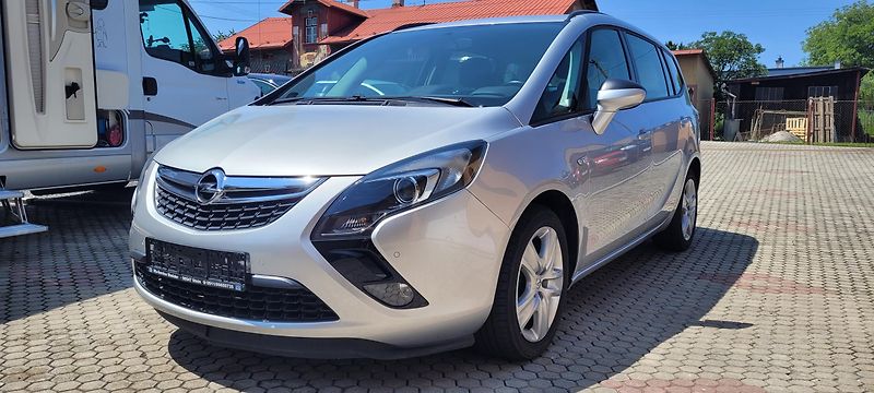 Opel Zafira (2015) 1,4i 103kW benzín Automat - fotka 1 z 33