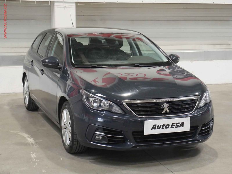 Peugeot 308 (2018) 1.2PT, 1.maj,ČR - fotografie inzerátu