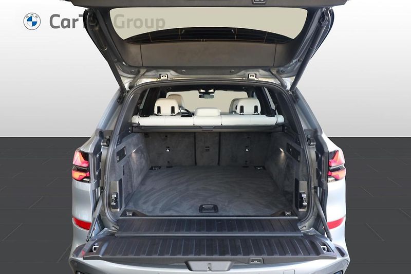 BMW X5 xDrive30d - fotka 11 z 35