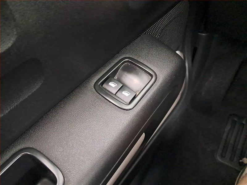 Citroën C3 (2022) Feel 1.2 PureTech, Serv.kniha - fotka 18 z 20
