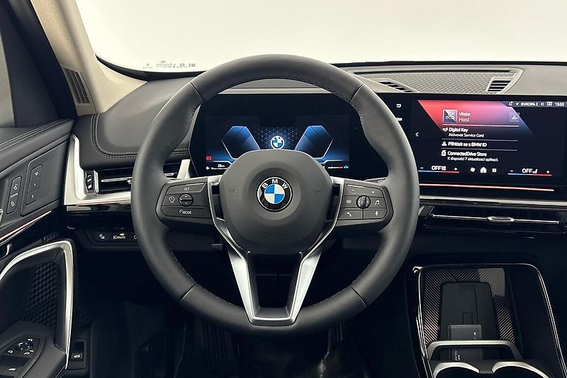 BMW X1 sDrive18d - fotka 8 z 14