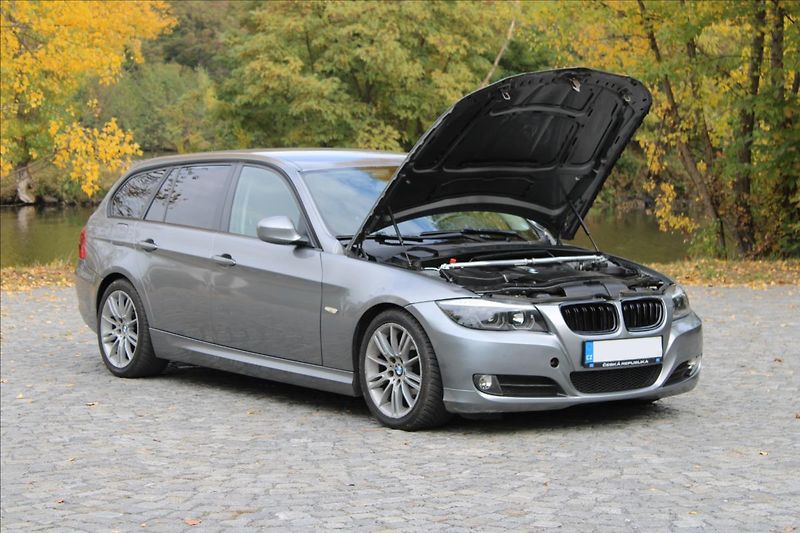 BMW Řada 3 318d Touring / M-Paket / Manuá - fotka 28 z 29