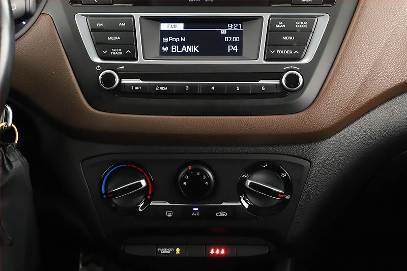 Hyundai i20 (2016) Active 1.4 - fotka 11 z 13