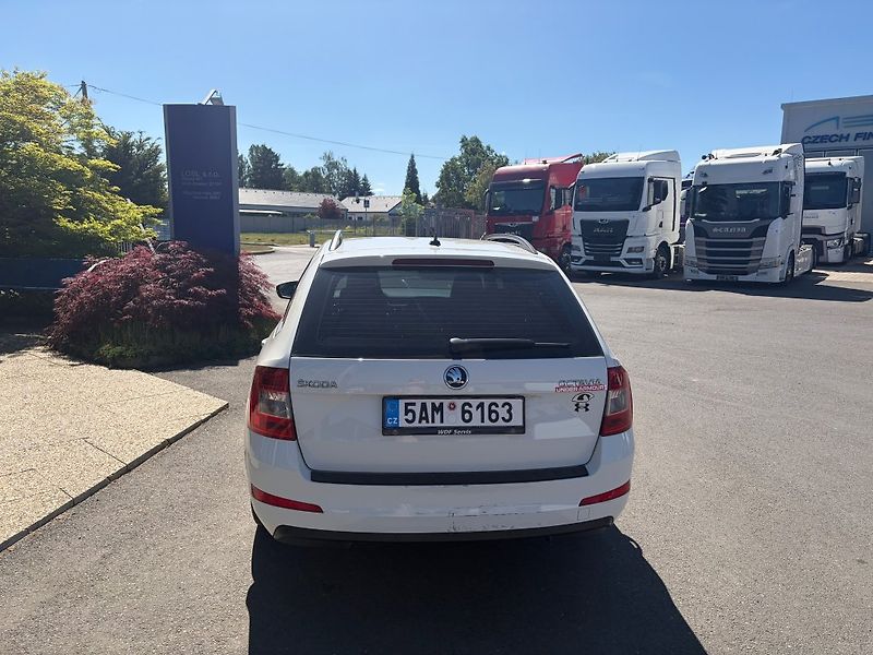 Škoda Octavia 2,0 110kW kombi - fotka 4 z 20