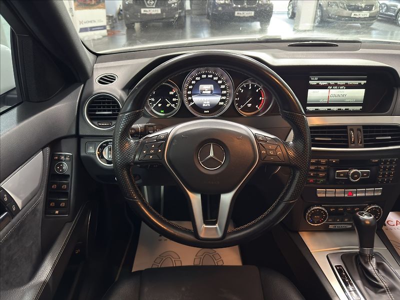 Mercedes-Benz Třídy C 2,2   250CDI 4MATIC AVANTGARDE - fotka 22 z 28