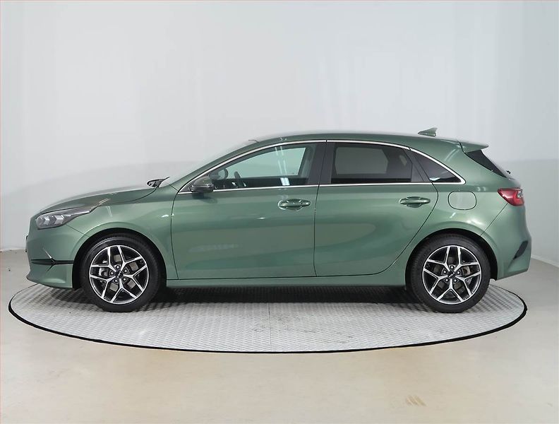 Kia Ceed (2025) 1.5 T-GDI - fotka 3 z 16