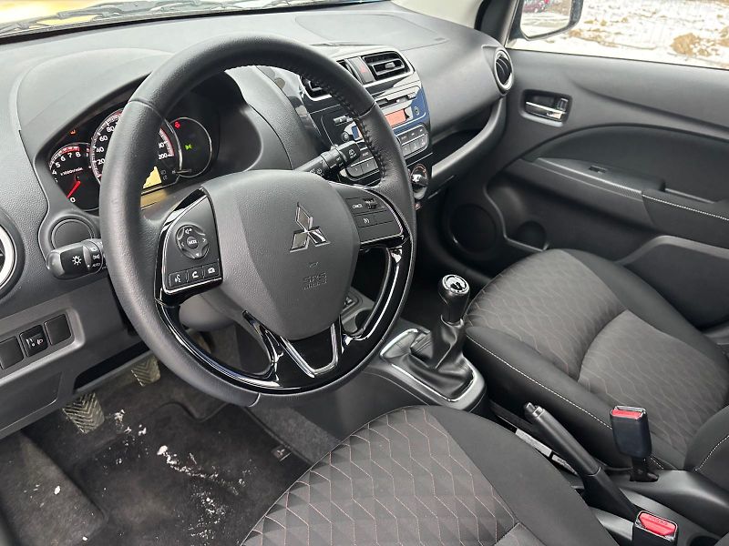 Mitsubishi Space Star 1.2 MIVEC 59kW - fotka 11 z 25