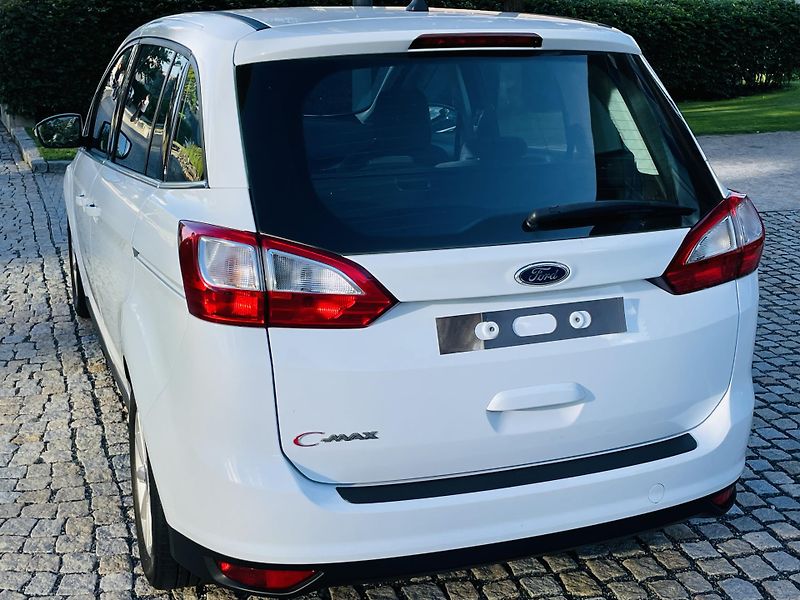Ford Grand C-MAX 2.0TDCi MANUÁL 7MÍST SERVISKA - fotka 18 z 46