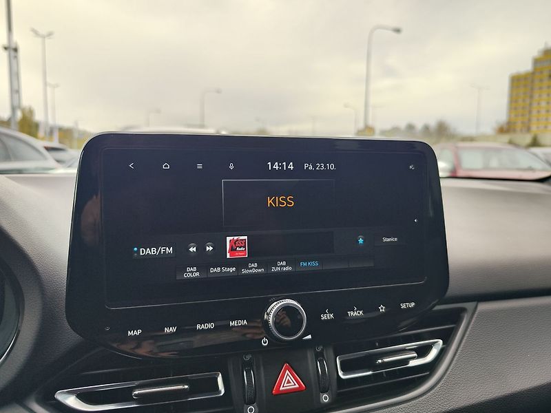 Hyundai i30 1.5 T-GDI/103kW N-Line DCT - fotka 18 z 35