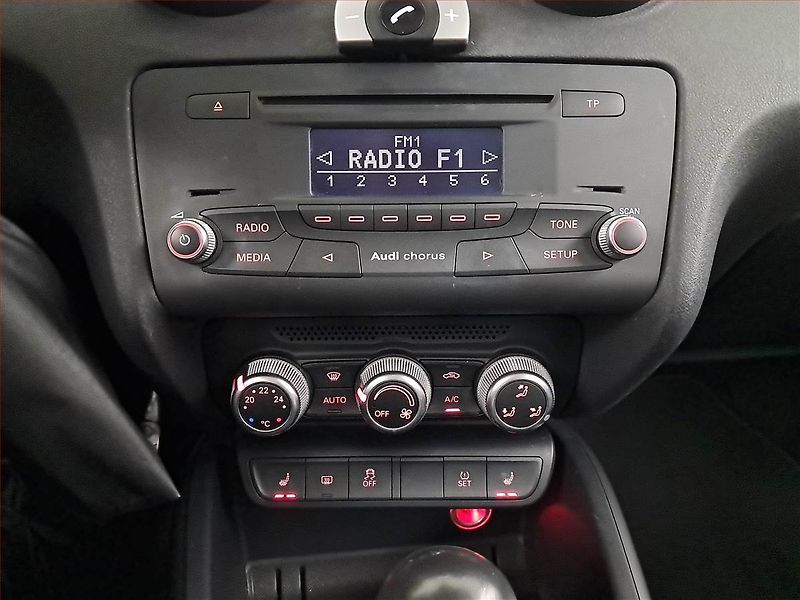 Audi A1 (2014) S-Line 1.4 TFSI, Automat - fotka 12 z 16