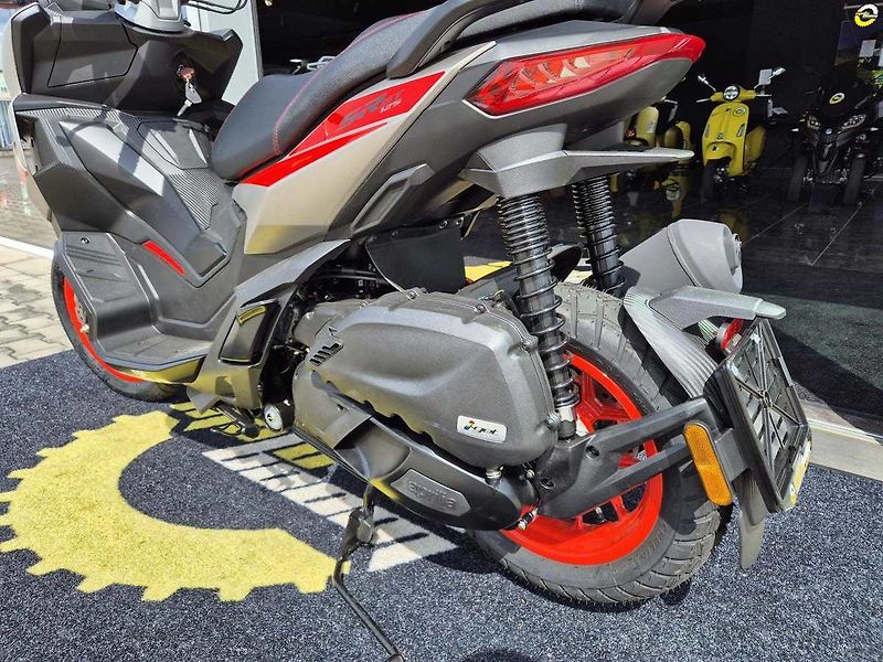 Aprilia SR GT 125 (2026) SPORT - AKČNÍ CENA - fotka 55 z 62