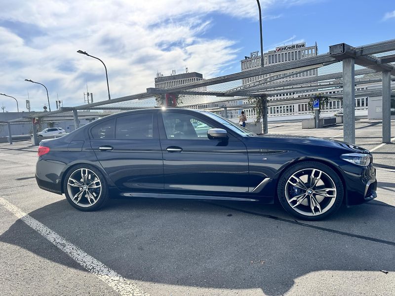 BMW Řada 5 M550i xDrive nez.topení  - fotka 8 z 34