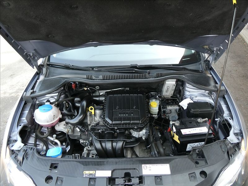 Seat Ibiza 1,0 MPi 55kW serviska - fotka 33 z 41
