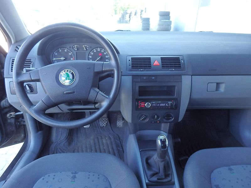 Škoda Fabia 1.4 MPI ZÁLOHOVÁNO - fotka 11 z 13