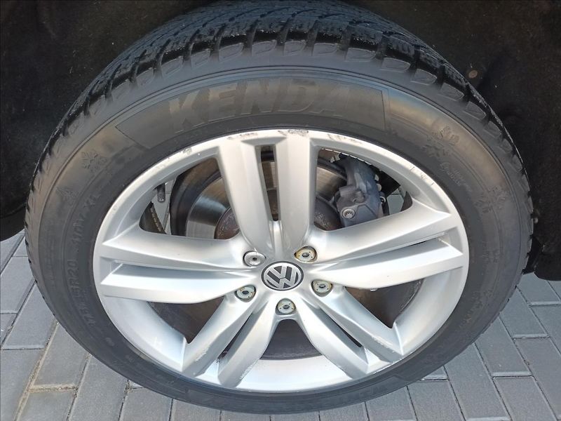 Volkswagen Touareg 3,0 TDI,176KW,NAVI,KŮŽE,PRUŽIN - fotka 26 z 46