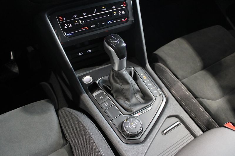 Volkswagen Tiguan Allspace TSi 180kW DSG 4Motion - fotka 25 z 33