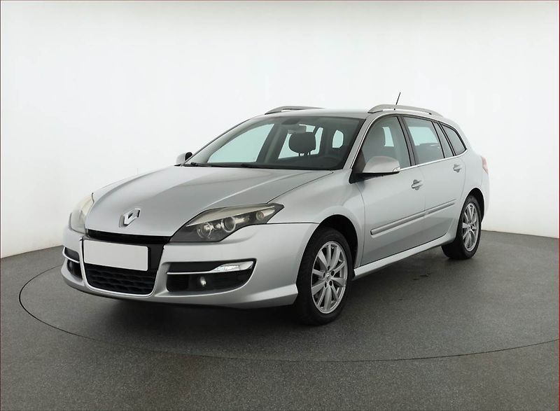 Renault Laguna (2011) 2.0 DCi, po STK, Tažné - fotka 2 z 19