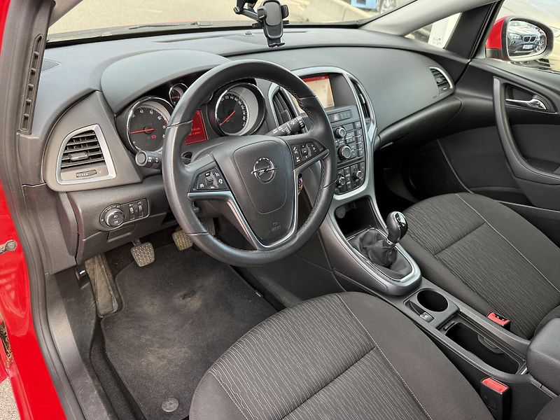 Opel Astra 1.4 88kw - fotka 12 z 42
