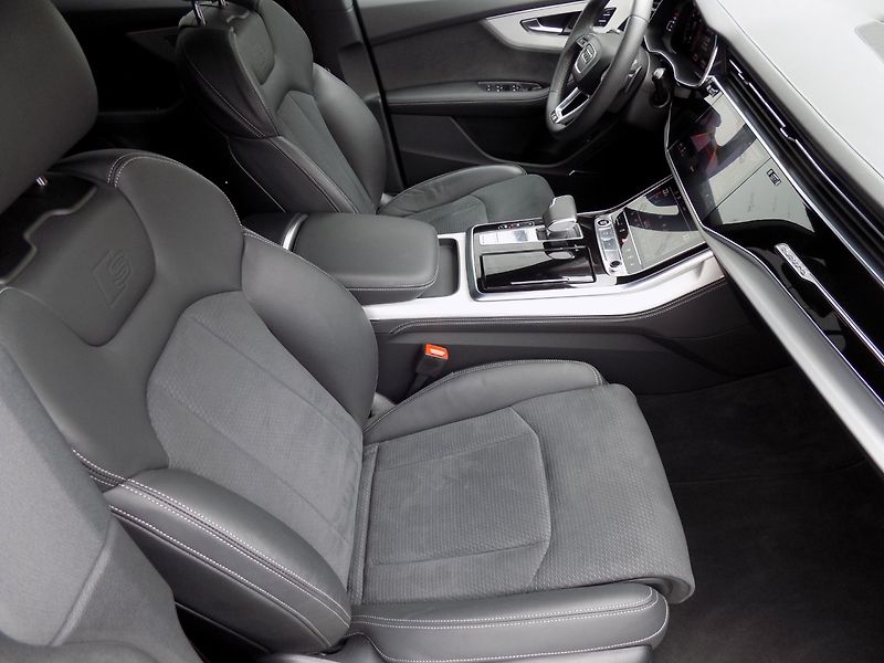Audi Q8 (2024) 50TDI/S-Line/Full-Led/4x4/ - fotka 15 z 42