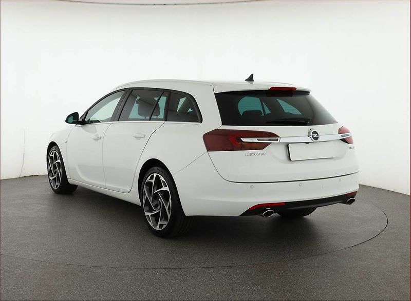 Opel Insignia (2015) 2.0 BiTurbo CDTI, Automat - fotka 4 z 18
