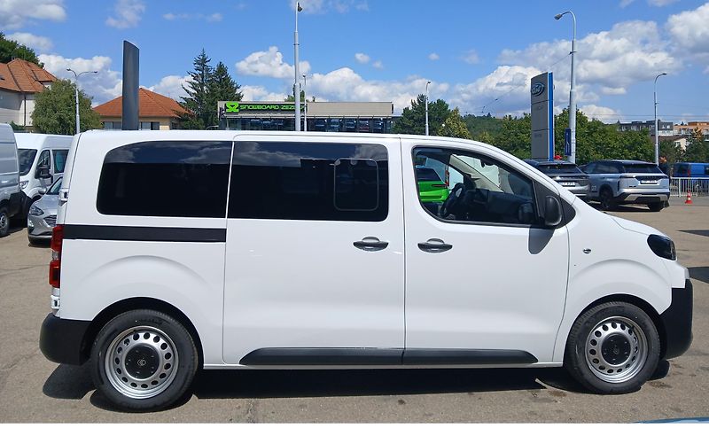 Citroën Jumpy (2026) KOMBI L2 2.2 BlueHDi 180 EAT - fotka 7 z 23