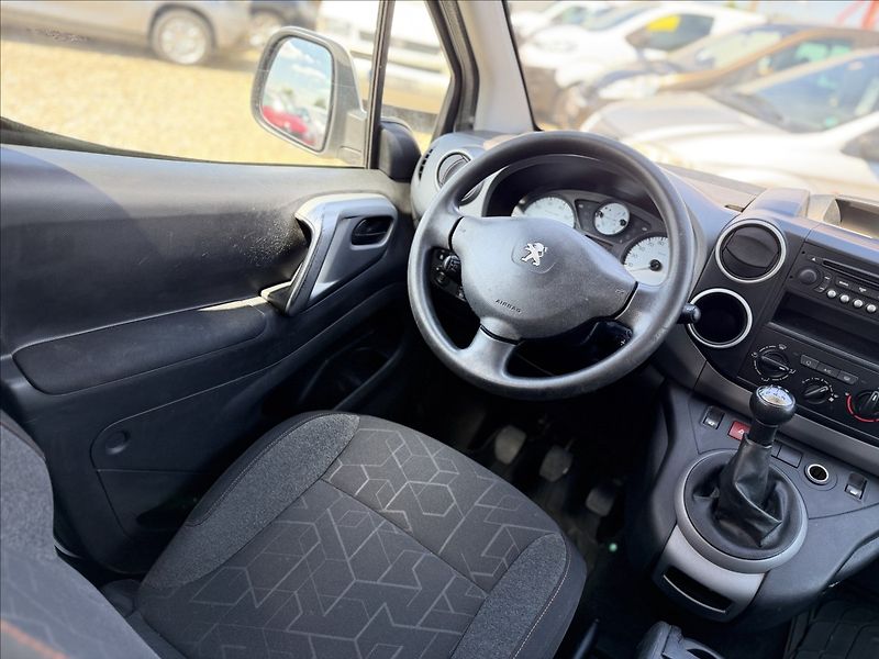 Peugeot Partner 1,6 HDI KLIMA TAŽNÉ - fotka 19 z 24